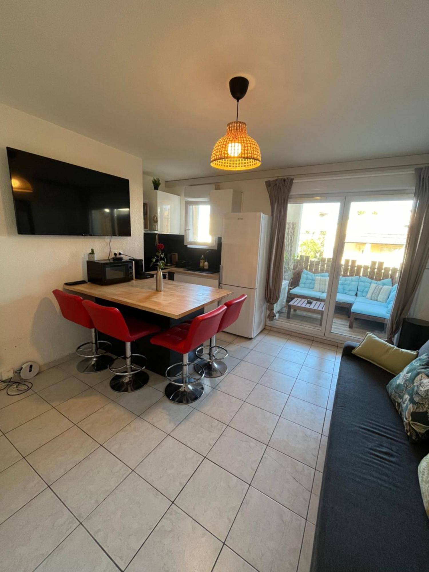 Joli T2/ Tram/ Clim/ Parking/ Wifi/ Piscine Montpellier Exterior foto
