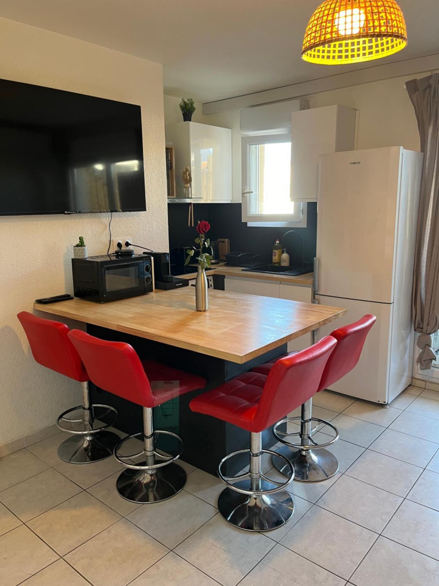Joli T2/ Tram/ Clim/ Parking/ Wifi/ Piscine Montpellier Exterior foto