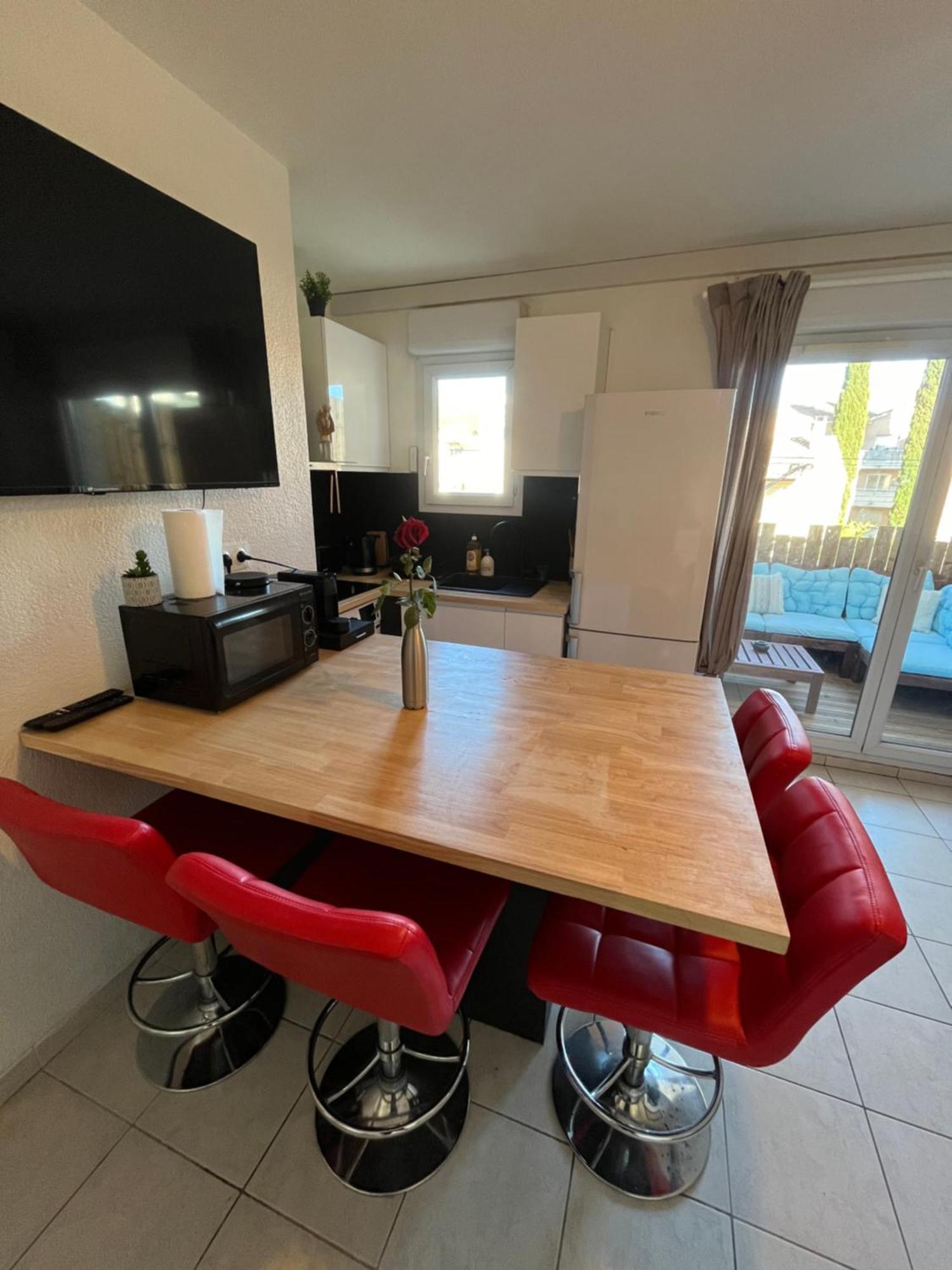 Joli T2/ Tram/ Clim/ Parking/ Wifi/ Piscine Montpellier Exterior foto