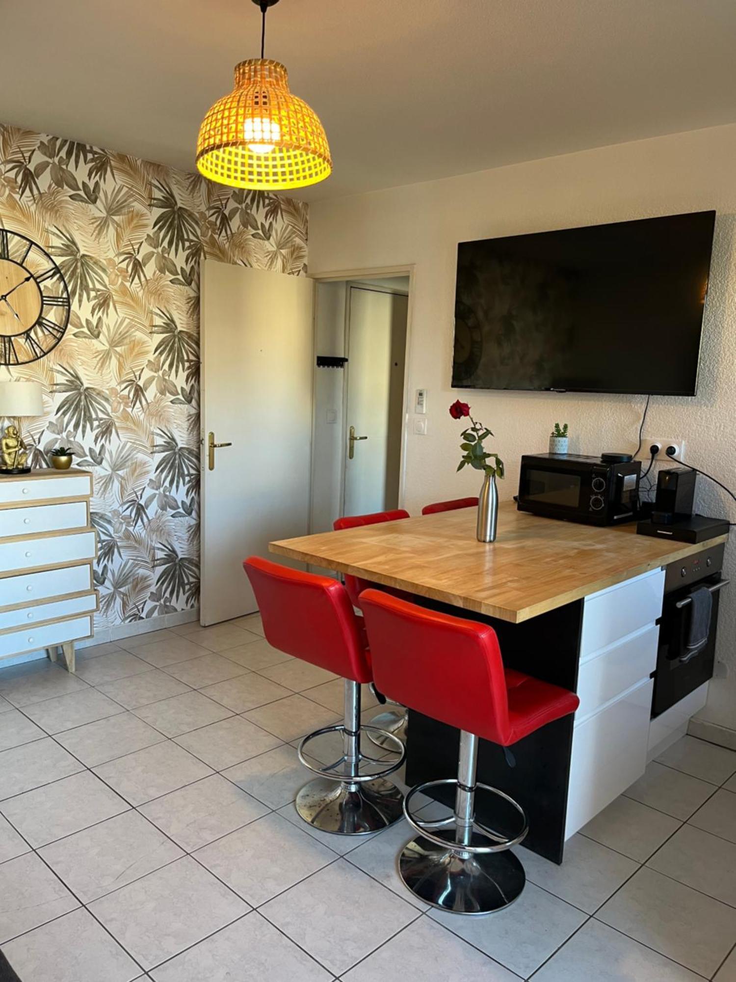 Joli T2/ Tram/ Clim/ Parking/ Wifi/ Piscine Montpellier Exterior foto